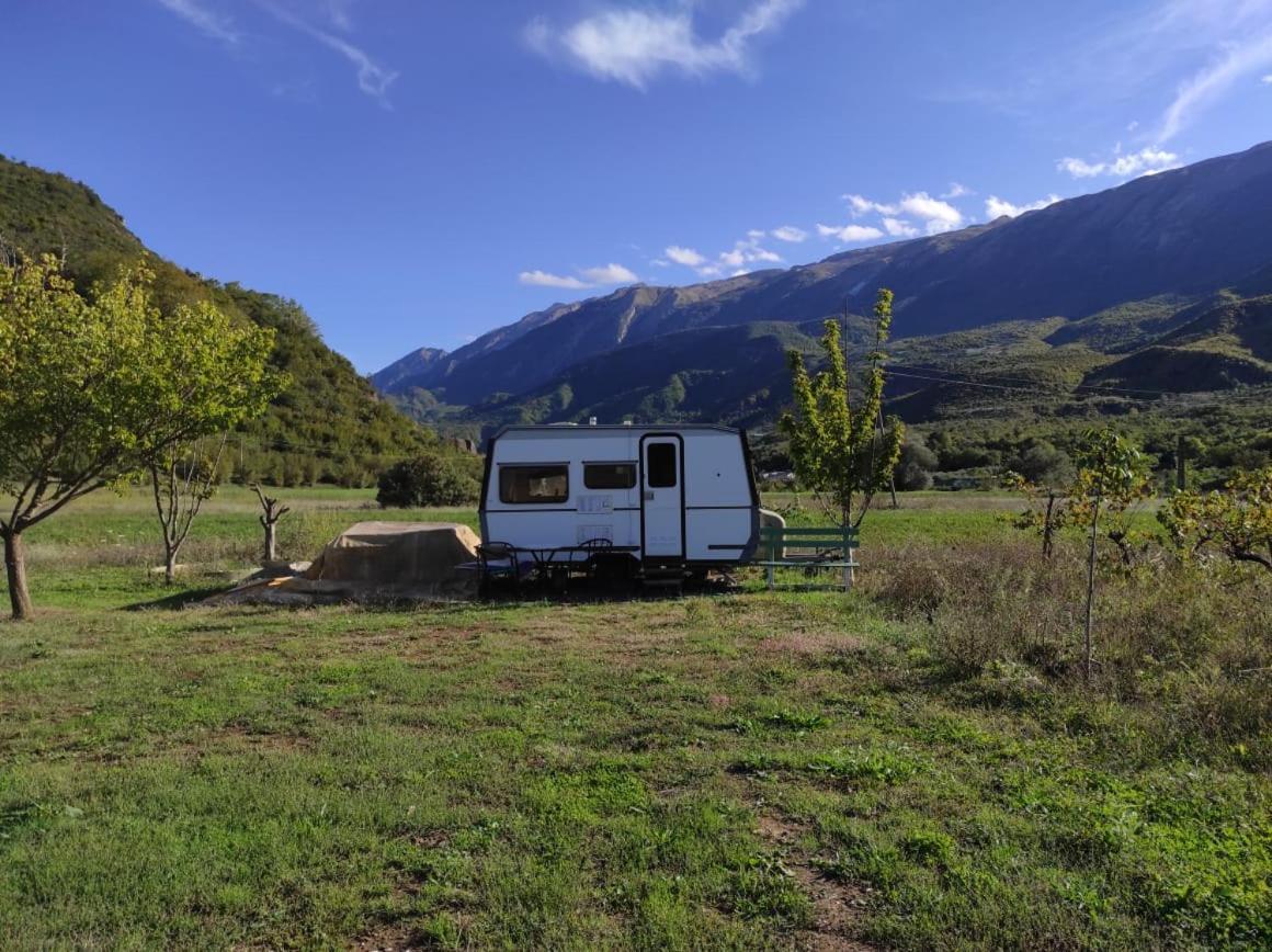 Albturist Ecocamping Përmet&Outdoor Sports Center Hotel Buitenkant foto